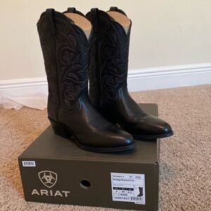 Ariat women’s black cowboy boots
